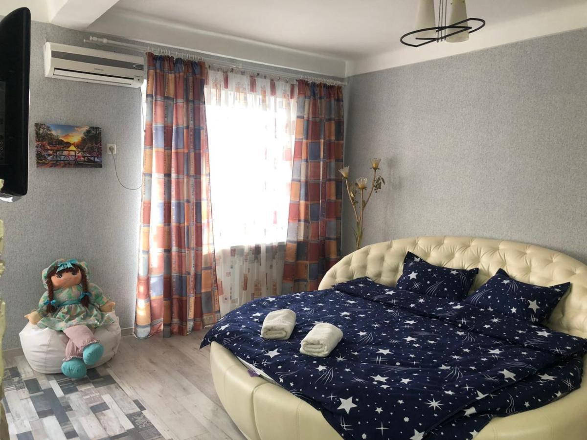 Апартаменты Дворец Украины С Круглой Кроватью Kyiv Eksteriør billede